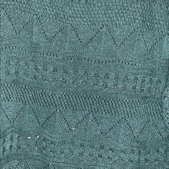 Green sweater with cutouts - Picture 5 of 5